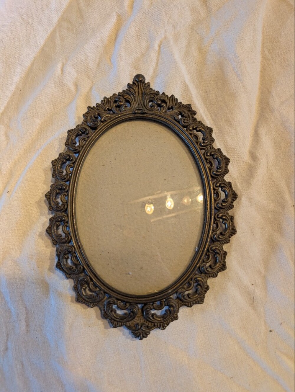 2/80$ Vintage Ornate Oval Frame in Brass